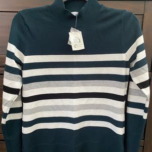 Retrology Ladies sweater sz. Small